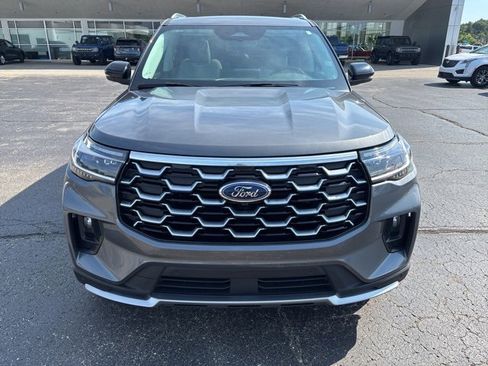 Used 2025 Ford Explorer Platinum w/ Ultimate Package image 11