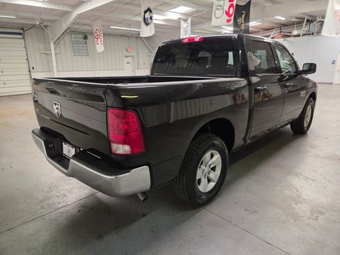 Used 2022 RAM 1500 Classic SLT RWD image 8