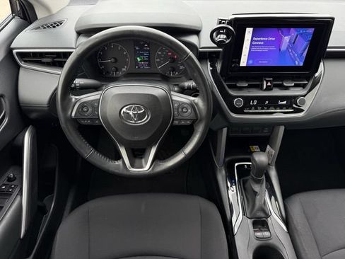 Used 2023 Toyota Corolla Cross LE FWD image 12