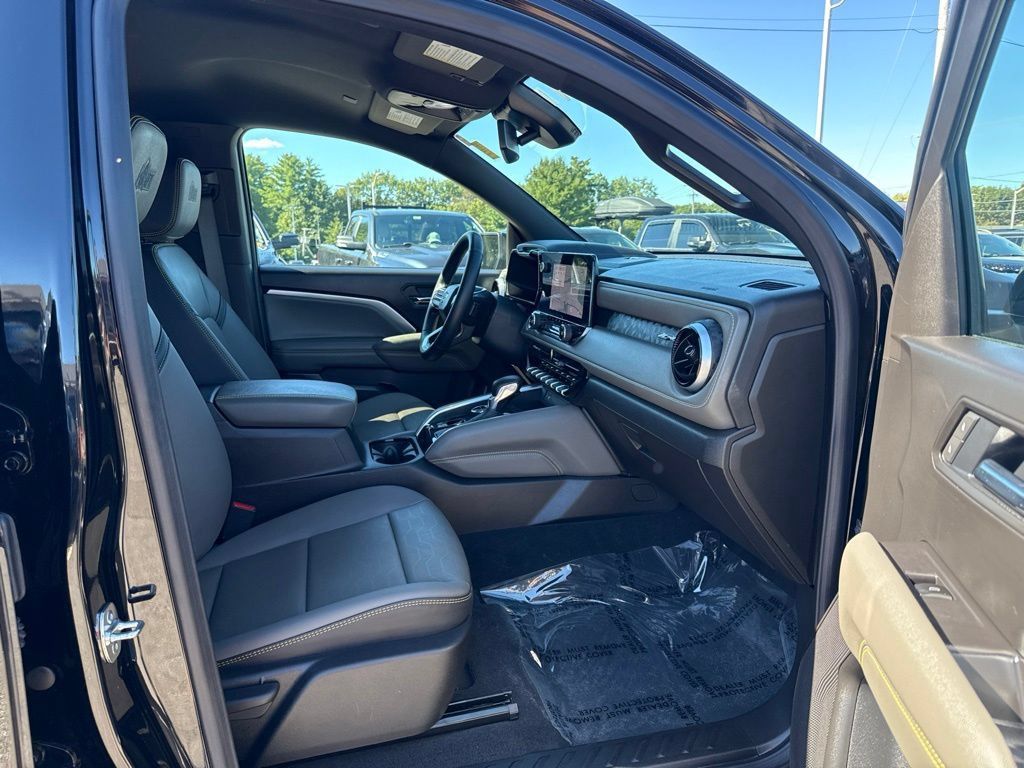 Used 2026 Chevrolet Colorado ZR2 w/ ZR2 Bison Edition AWD/4WD image 28