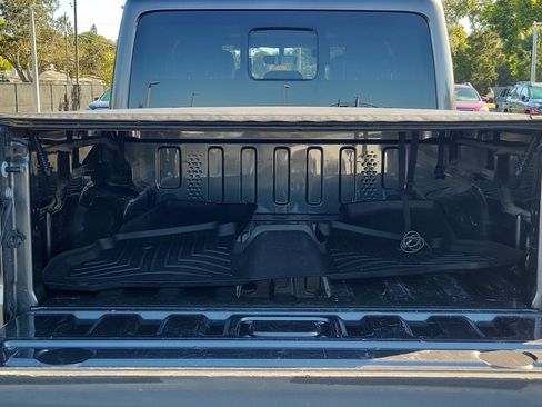 Used 2022 Jeep Gladiator Rubicon w/ Cold Weather Group image 12