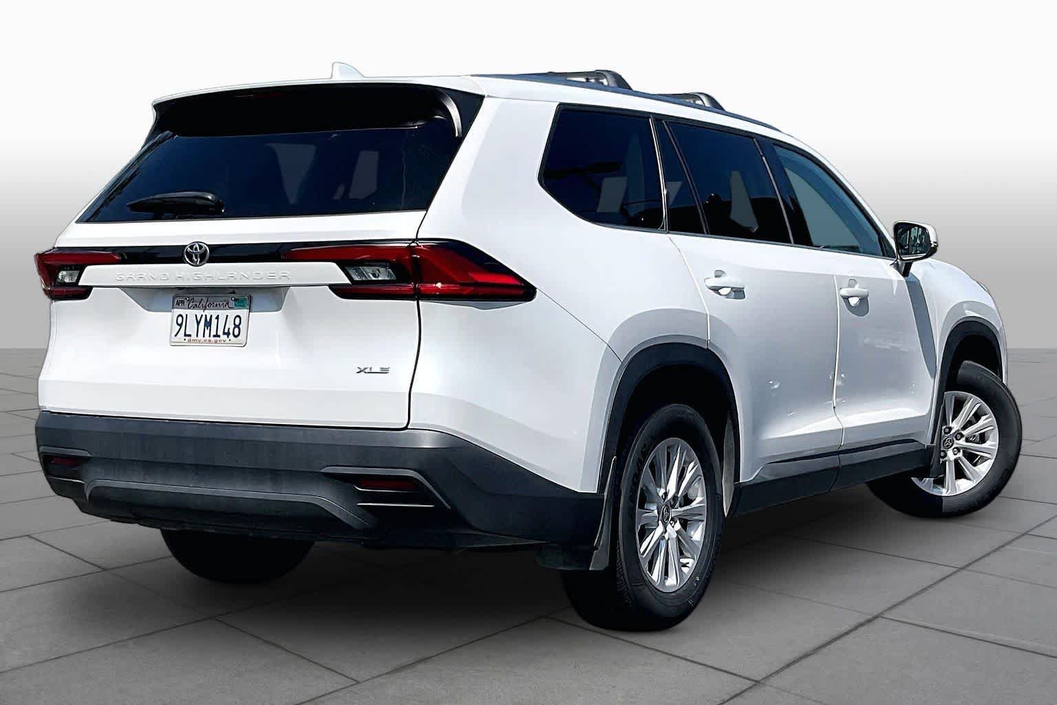 Used 2024 Toyota Grand Highlander FWD image 12