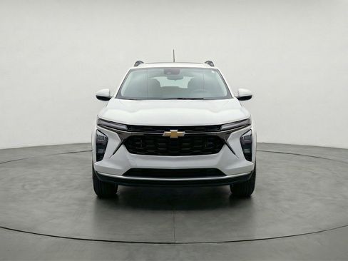Used 2025 Chevrolet Trax LT w/ LT Convenience Package FWD image 2