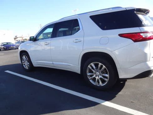 Used 2019 Chevrolet Traverse High Country w/ LPO, Cargo Package AWD/4WD image 6