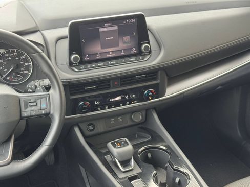 Used 2025 Nissan Rogue SV FWD image 20