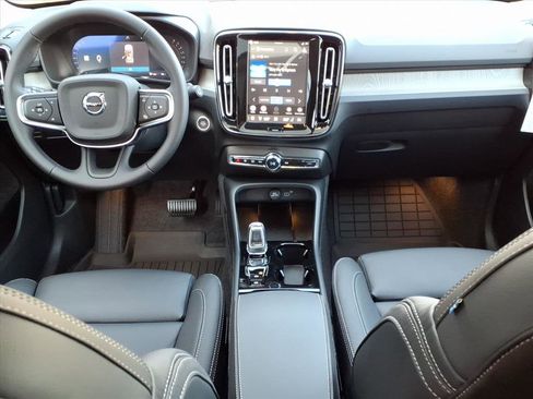 New 2026 Volvo XC40 B5 Plus w/ Protection Package Premier image 8