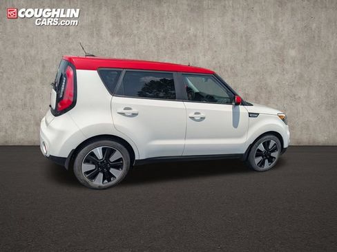 Used 2019 Kia Soul + FWD image 8