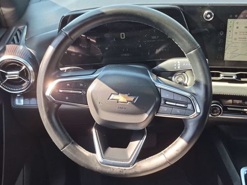 Used 2025 Chevrolet Equinox LT AWD/4WD image 23