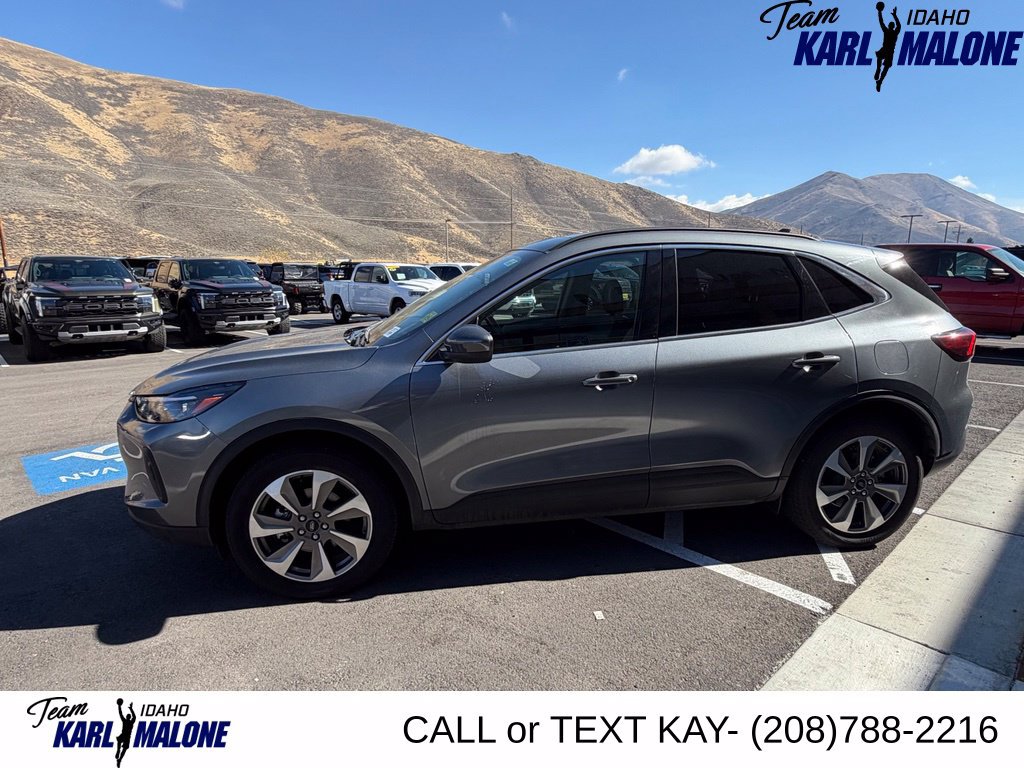 Used 2025 Ford Escape Platinum AWD/4WD image 3