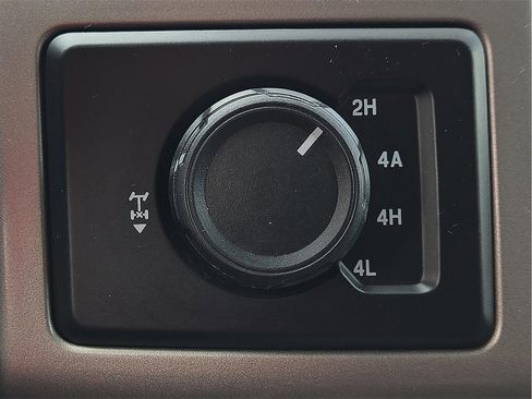 Used 2015 Ford F150 Lariat image 13