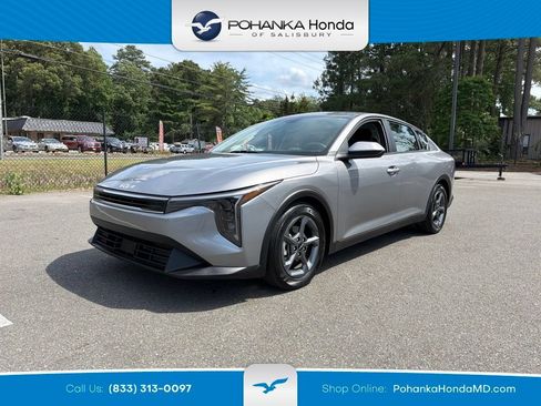 Used 2025 Kia K4 FWD image 1