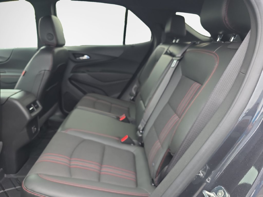 Used 2022 Chevrolet Equinox RS w/ LPO, Floor Liner Package FWD image 23