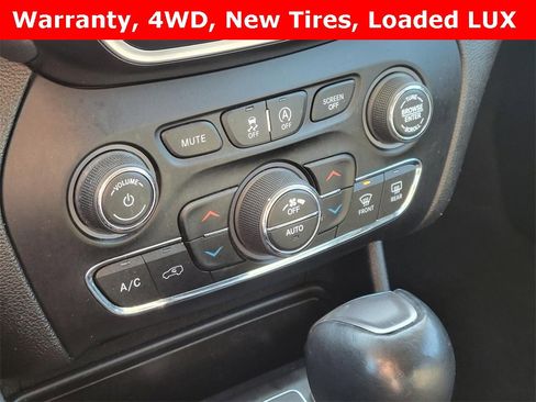 Used 2022 Jeep Cherokee Latitude Lux image 19