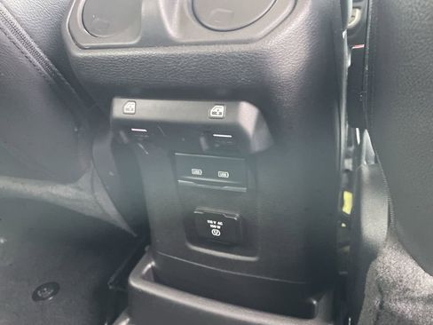 Used 2023 Jeep Wrangler Unlimited Sahara w/ Cold Weather Group AWD/4WD image 25