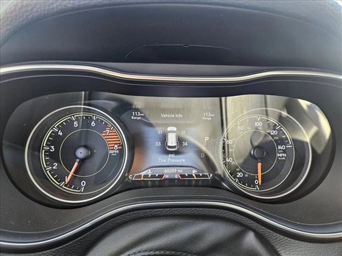 Used 2020 Jeep Cherokee Trailhawk image 11