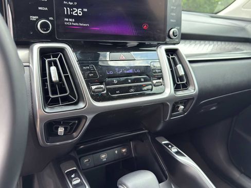 Certified 2023 Kia Sorento S FWD image 12