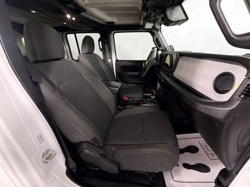 Used 2024 Jeep Wrangler Willys image 27