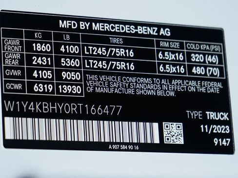Used 2024 Mercedes-Benz Sprinter 2500 image 45