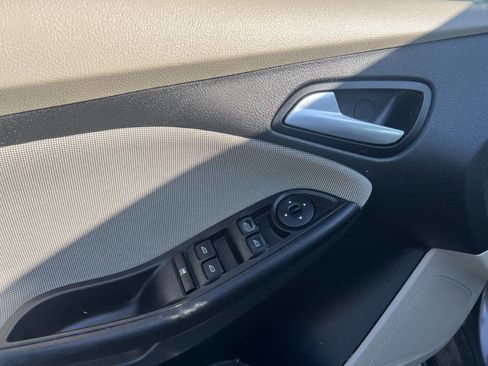 Used 2014 Ford Focus SE image 10