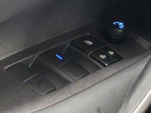 Used 2021 Toyota Corolla SE w/ Carpet Mat Package (TMS) image 27