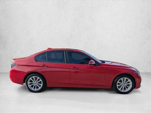 Used 2018 BMW 320i xDrive Sedan image 4