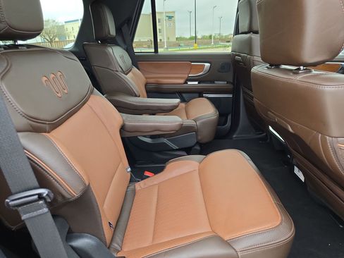 Used 2025 Ford Expedition King Ranch AWD/4WD image 32