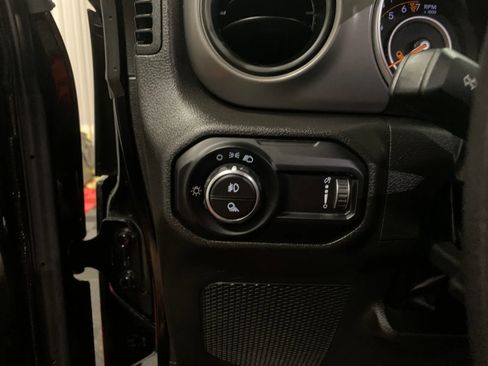 Used 2023 Jeep Gladiator Sport image 30