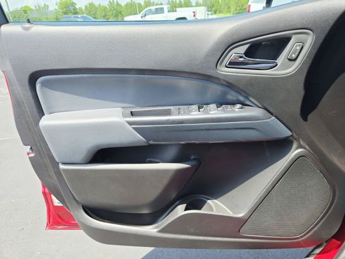 Used 2019 Chevrolet Colorado Z71 AWD/4WD image 36