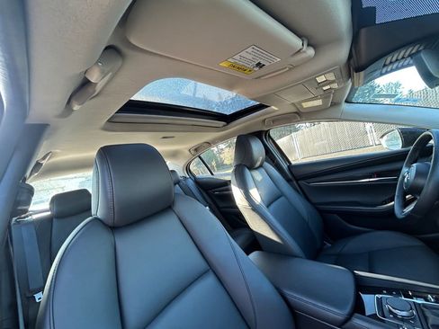 Used 2025 MAZDA MAZDA3 s image 27