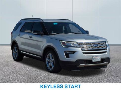 Used 2018 Ford Explorer XLT w/ Equipment Group 202A image 4