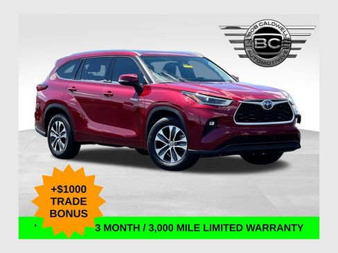 Used 2021 Toyota Highlander XLE FWD image 1