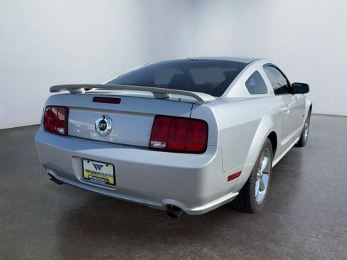 Used 2005 Ford Mustang GT RWD image 5
