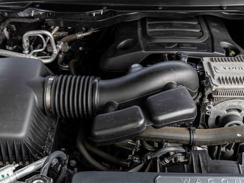 Used 2022 Jeep Wagoneer Series III w/ Flexible Seating Group image 29