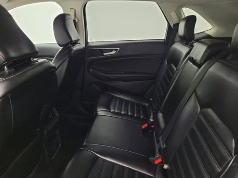 Used 2020 Ford Edge SEL FWD image 18