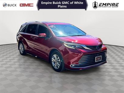 Used 2022 Toyota Sienna Platinum