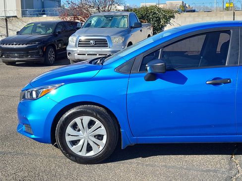 Used 2021 Nissan Versa S image 2