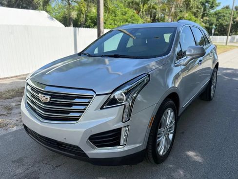 Used 2018 Cadillac XT5 Premium Luxury FWD image 4