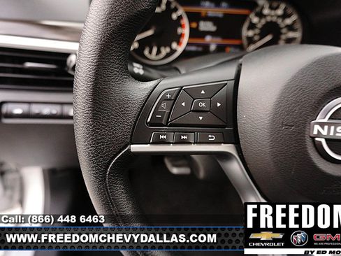 Used 2024 Nissan Altima 2.5 SV FWD image 20