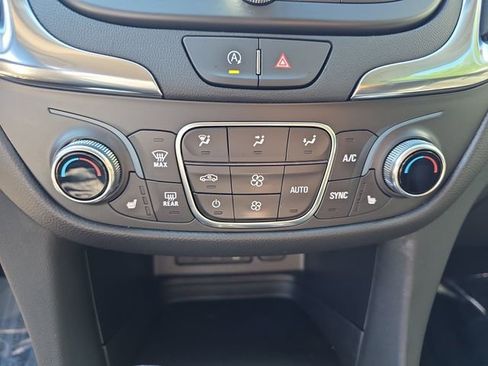 Used 2024 Chevrolet Equinox LT FWD image 25