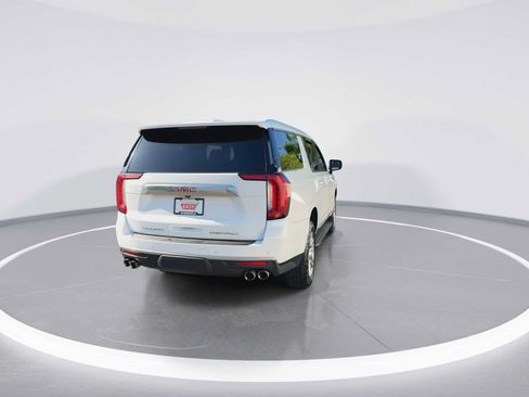 Used 2022 GMC Yukon XL Denali AWD/4WD image 7