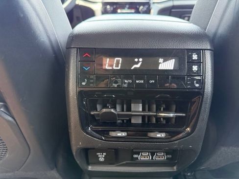Used 2023 Jeep Grand Cherokee L Limited AWD/4WD image 20
