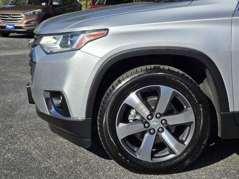 Certified 2021 Chevrolet Traverse LT w/ LT Premium Package FWD image 8