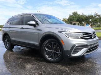 Certified 2023 Volkswagen Tiguan SE w/ Panoramic Sunroof Package FWD video 1
