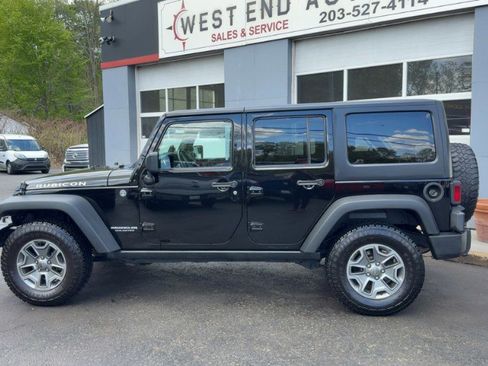 Used 2015 Jeep Wrangler Unlimited Rubicon w/ Connectivity Group AWD/4WD image 7