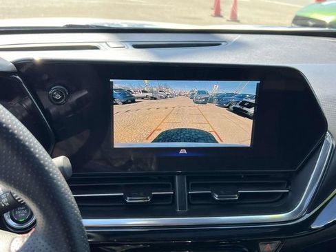 Certified 2024 Chevrolet Trax RS w/ Sunroof Package image 28