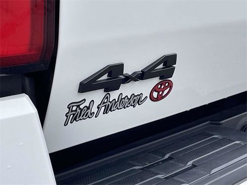 Used 2024 Toyota Tacoma TRD Off-Road image 12