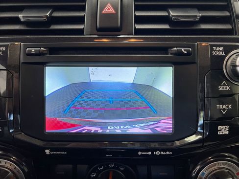 Used 2018 Toyota 4Runner TRD Off-Road Premium AWD/4WD image 25