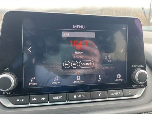 Used 2023 Nissan Rogue SV image 18