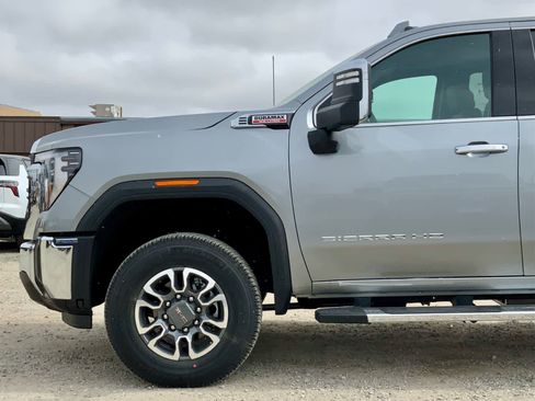 New 2026 GMC Sierra 3500 SLT image 10