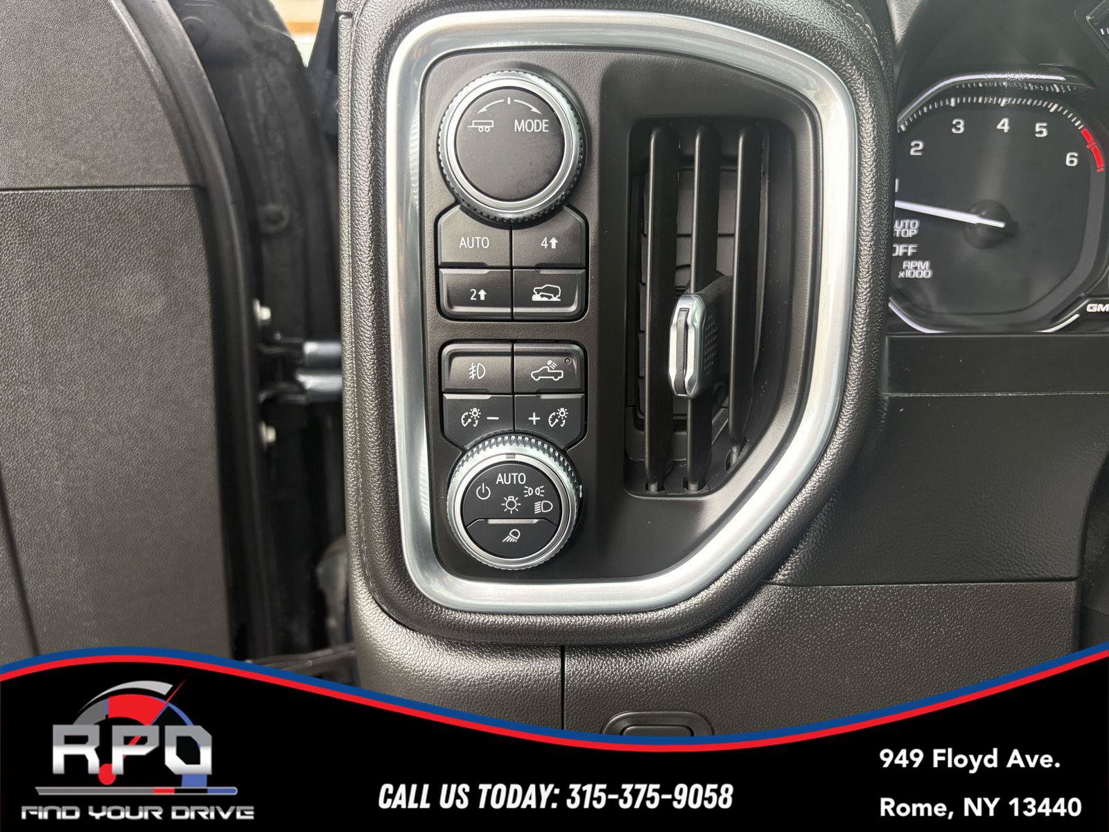 Used 2021 GMC Sierra 1500 SLT w/ SLT Premium Package AWD/4WD image 18